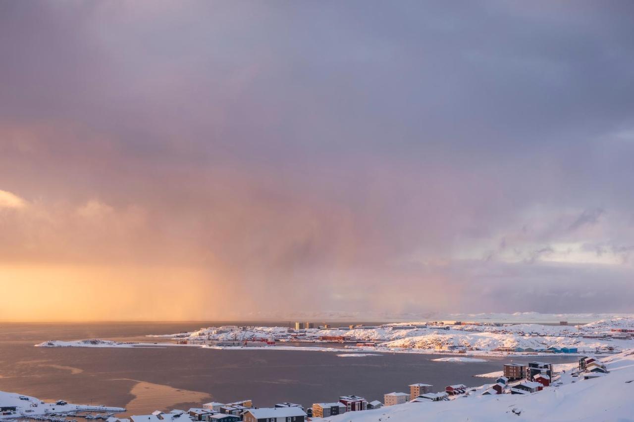 Hhe Express Hotell Nuuk Exteriör bild