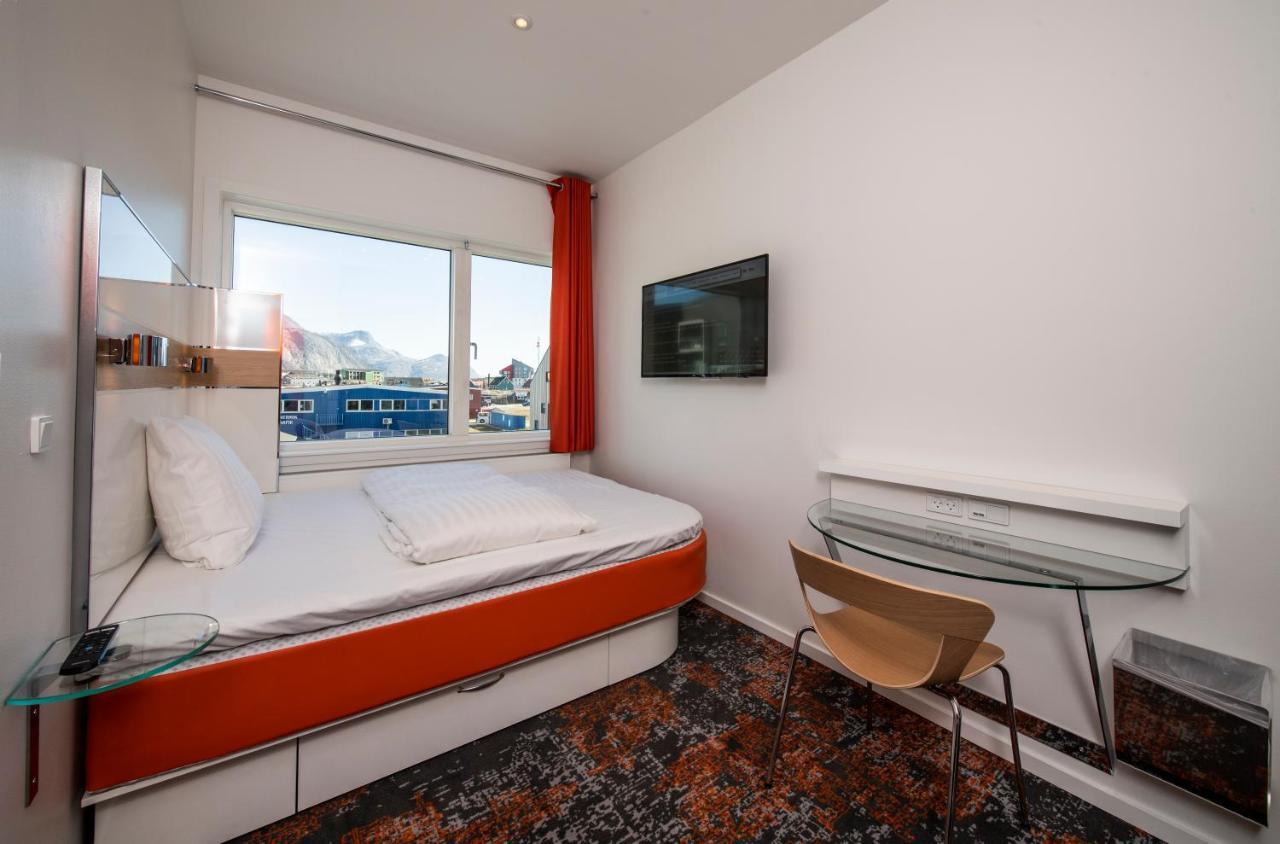 Hhe Express Hotell Nuuk Exteriör bild